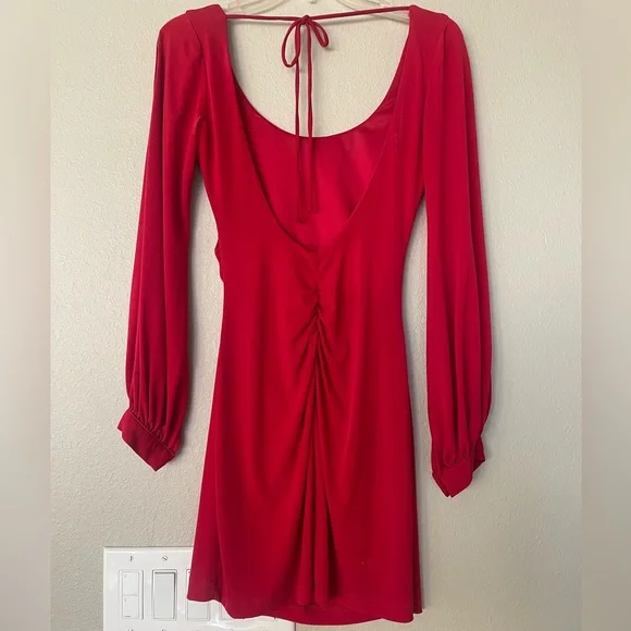 Low back Red Dress - Picture 4 of 7